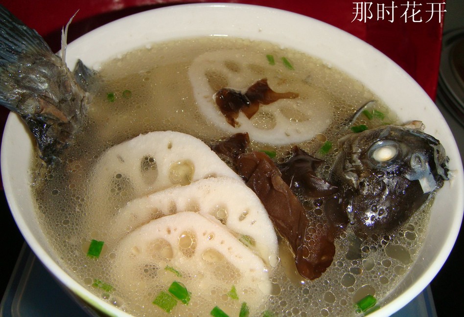 藕御特别推荐莲藕红枣鲫鱼汤